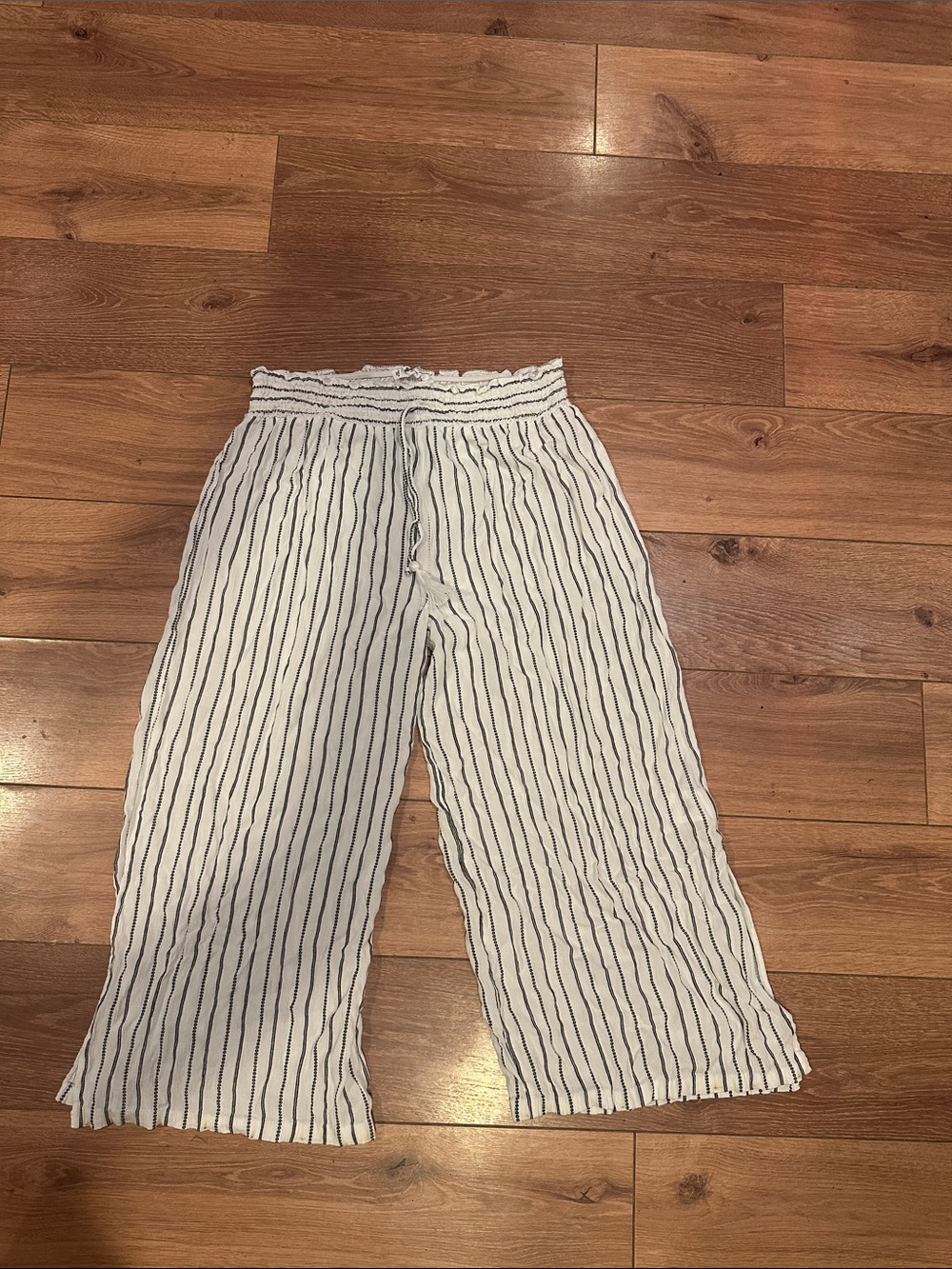 Womans Striped Wide-Leg Capris